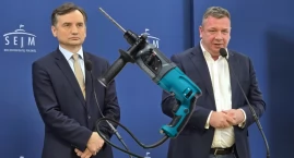 Zbigniew Ziobro zagłuszony wiertarką – przerwana konferencja. 