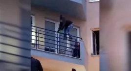 Zabójstwa seniorek w Warszawie – zdjęcia sprawców. Zobacz wideo z zatrzymania morderców 