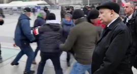 Dziś 179. miesięcznica smoleńska. Komosa składa wieniec i Kaczyński gotowy na przepychanki 