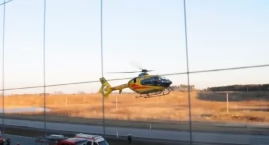 Wypadek w Połupinie. Motocyklista ciężko ranny po zderzeniu z oplem