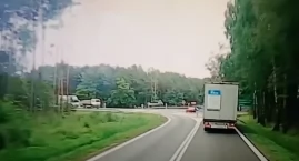 Wypadek w Bogucinie. Zderzenie dwóch aut osobowych i zablokowana DK67