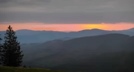 Pogoda w Beskidach sprzyja turystom. Sprawdź, co zabrać na szlak