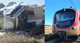 Zderzenie kampera z pociągiem w Gronówku. Jedna osoba nie żyje, są utrudnienia