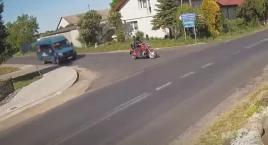 Śmiertelny wypadek w Łebieńskiej Hucie. 33-latek potrącił dzieci, uciekł i odmówił badania 