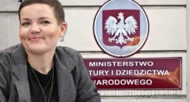 Smartfon bez opłaty przez 30 lat. Minister kultury tłumaczy dlaczego to się zmienia