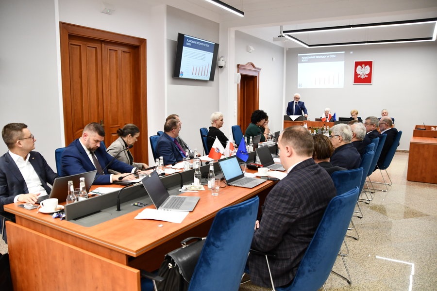Budżet powiatu przyjęty jednomyślnie!