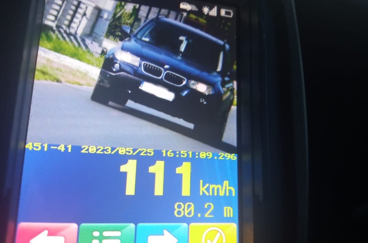 111 km/h w terenie zabudowanym!