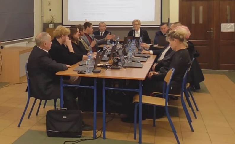 Burmistrz wykorzystuje służbowe auto do prywatnych celów?