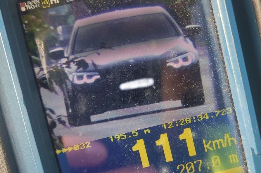 Pędził 111 km/h w terenie zabudowanym!