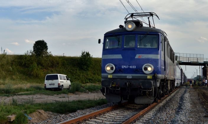 Wypadek w Starych Oborzyskach. Pociąg uderzył w 26-latka