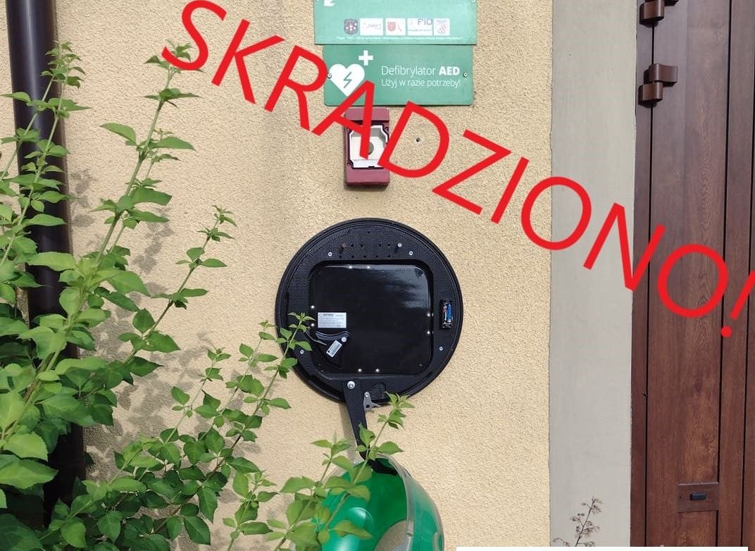 Skradziono defibrylator AED z budynku świetlicy w Rąbiniu!