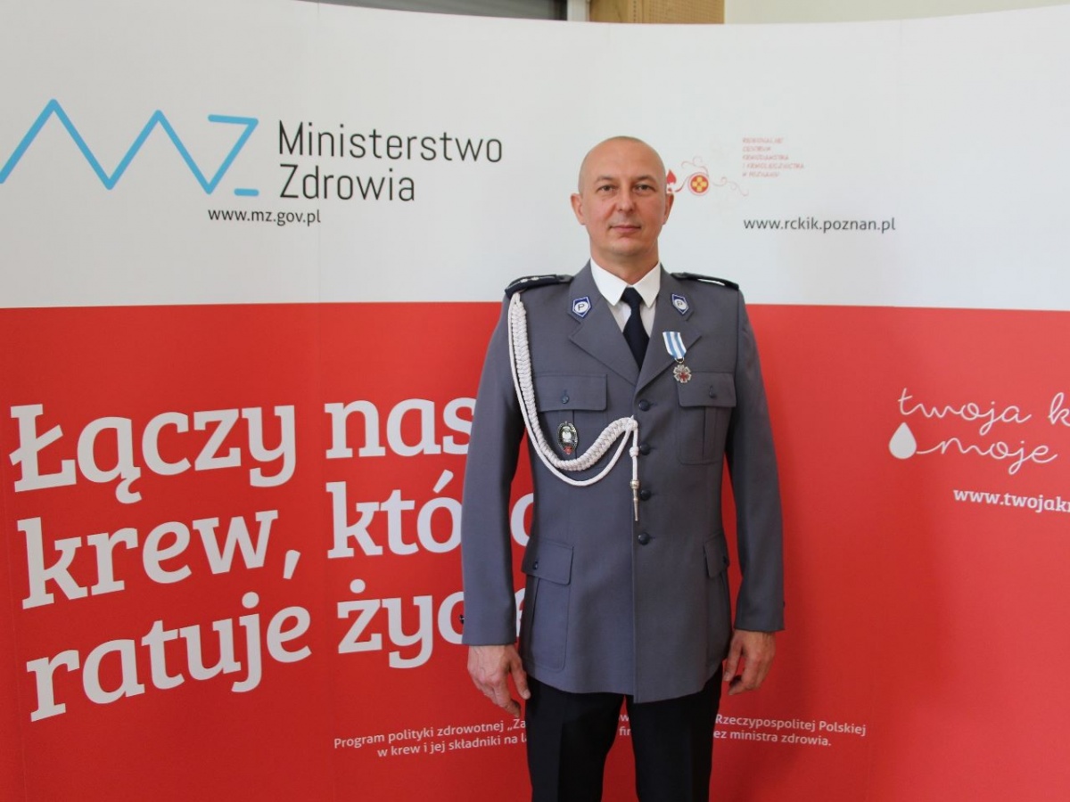 Policjant z Kościana odznaczony przez ministra!