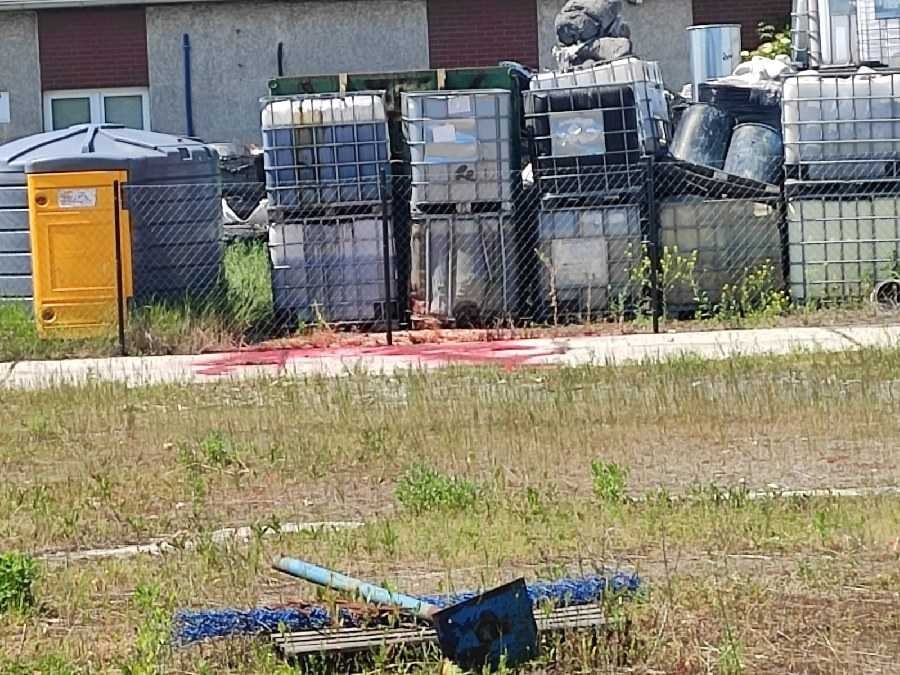 Wyciekła nieznana substancja. Możliwe, że niebezpieczna!
