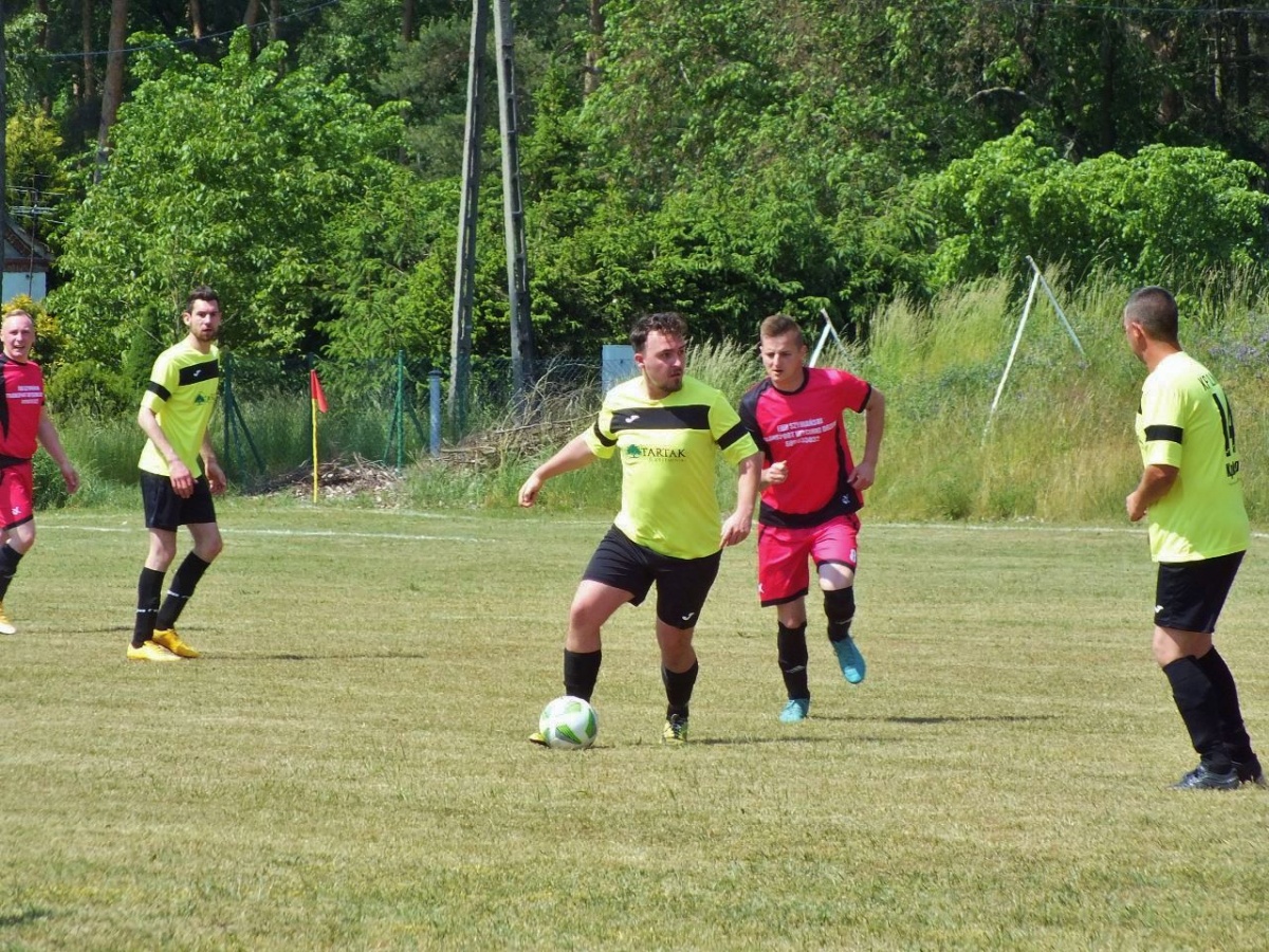 Liga wiejska. Liderzy gromią przeciwników!