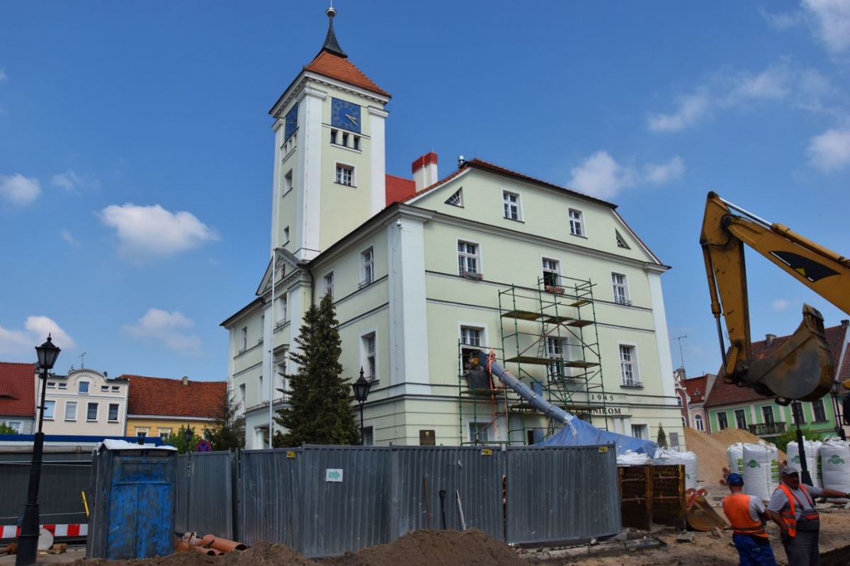 Remont w ratuszu? Radny pyta: o co chodzi?