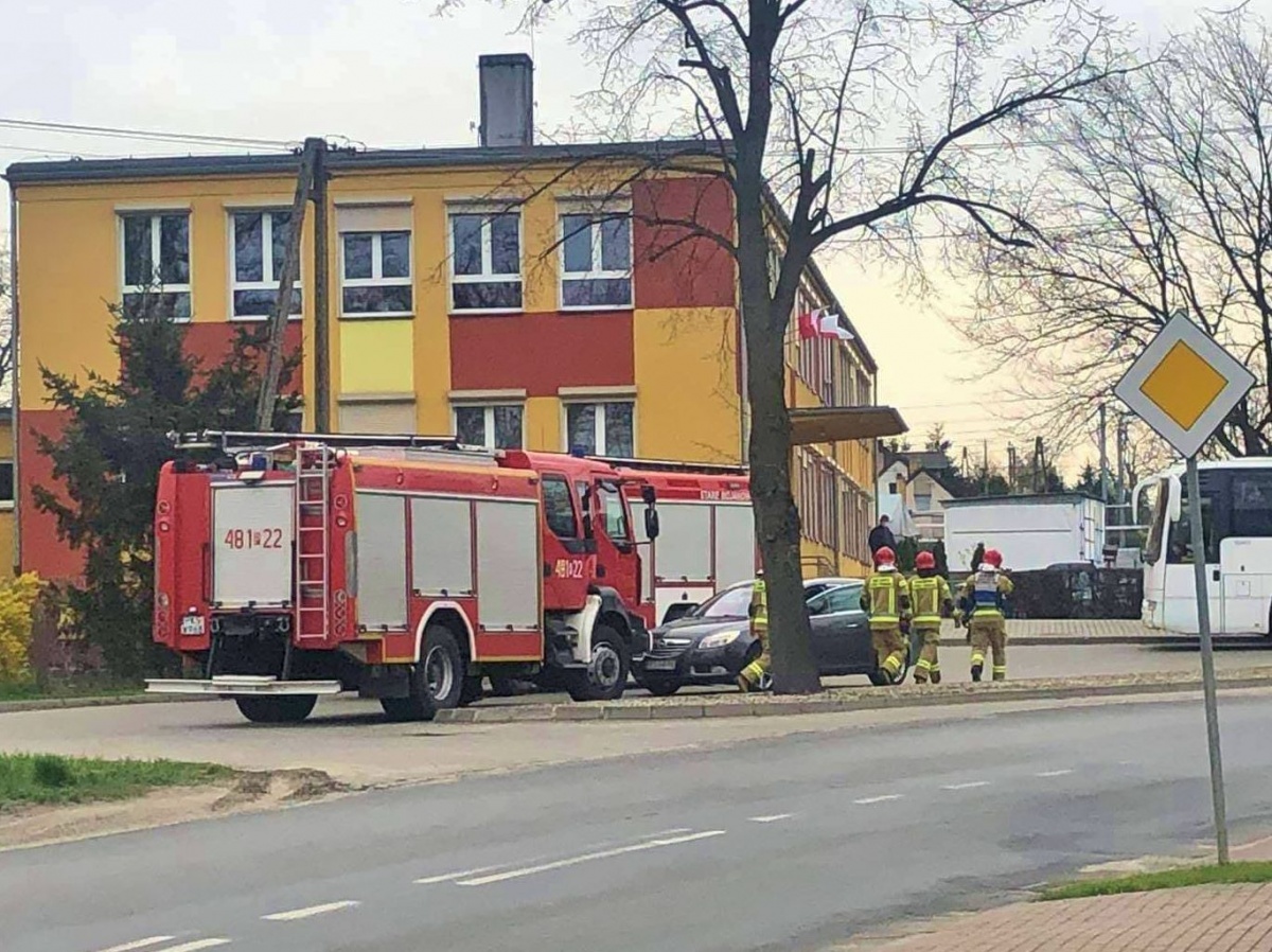 Alarmy bombowe w szkołach! Jeden przed maturą!