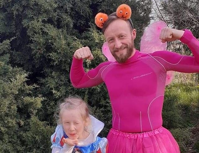 Pobiegnie w stroju wróżki 35 kilometrów. Dla Marysi!