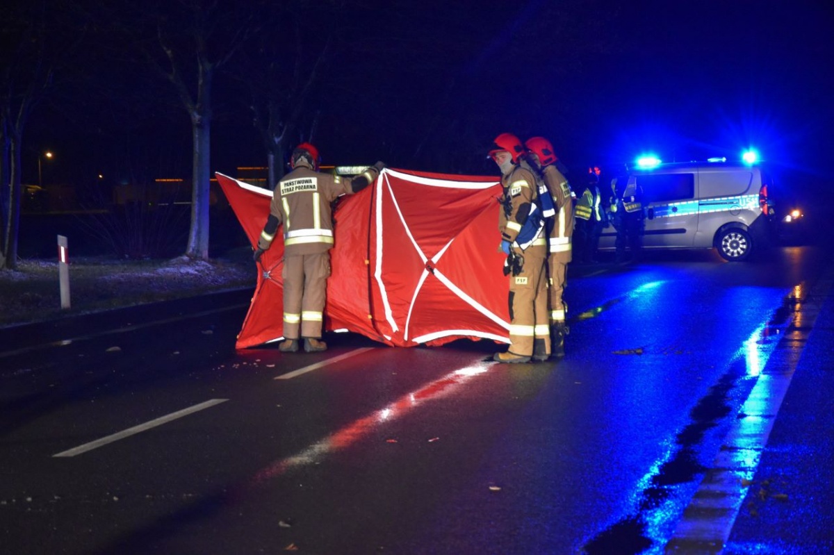 Potrącony śmiertelnie to 35-latek. Sprawcy nie odnaleziono!