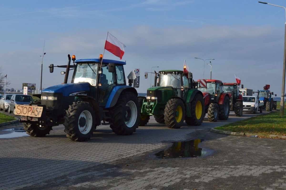 Jutro protesty rolników! Przeciw zamachowi na rolnictwo!