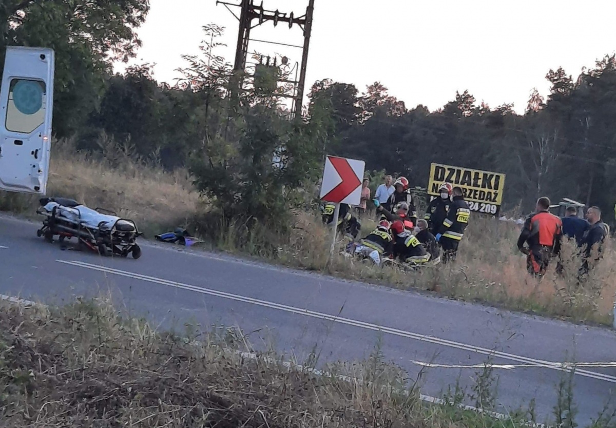 Motocyklista stracił panowanie. Trafił do szpitala