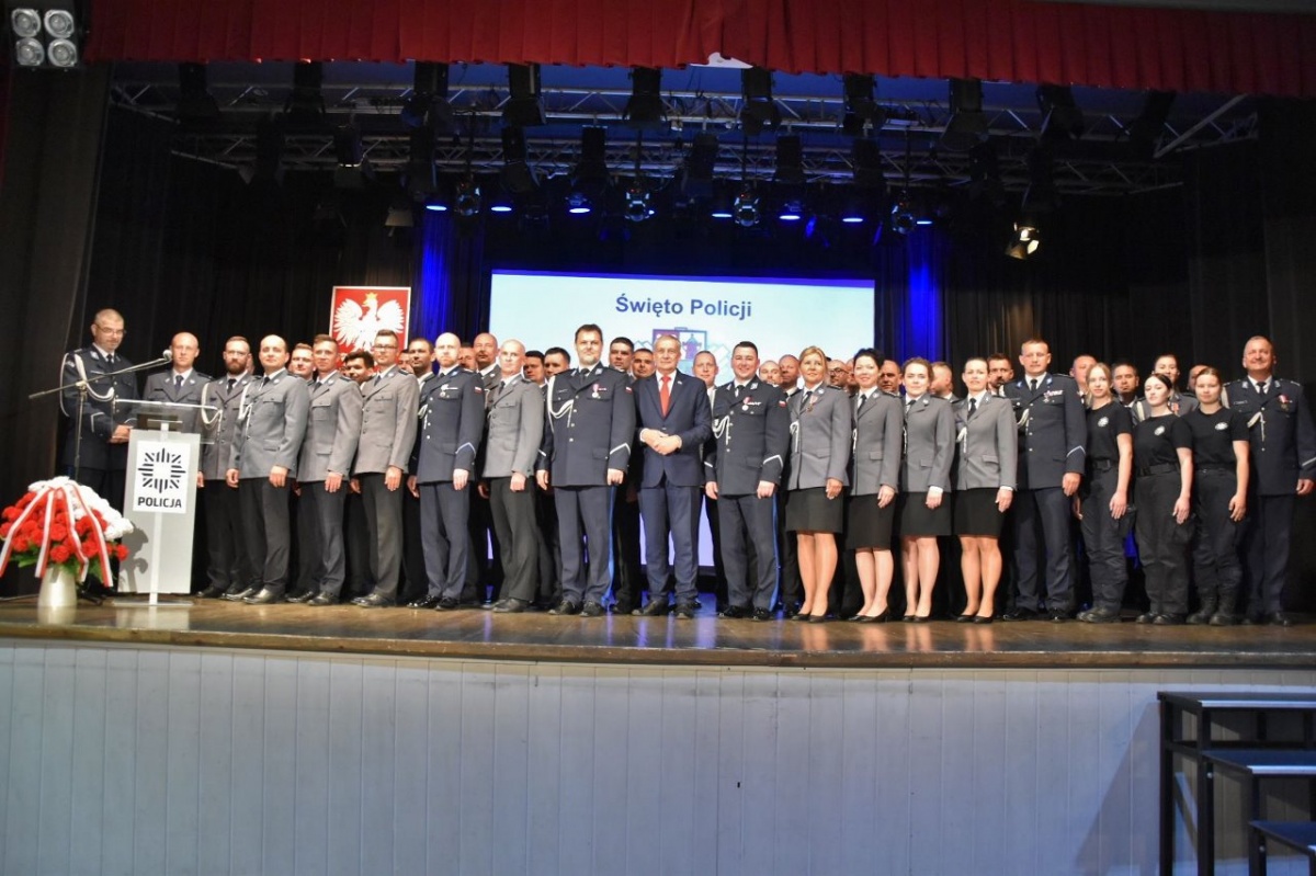 Święto policji. Awanse, odznaczenia i piknik policyjny [ZDJĘCIA]