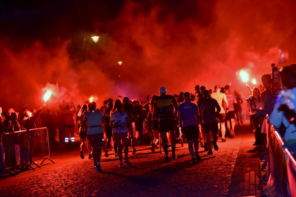 Nocny Bieg o Podkowę Racotu [ZDJĘCIA]
