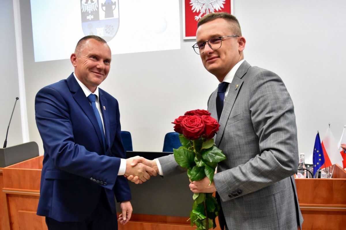 Zarząd powiatu wybrany. Opas starostą, Pelec wicestarostą