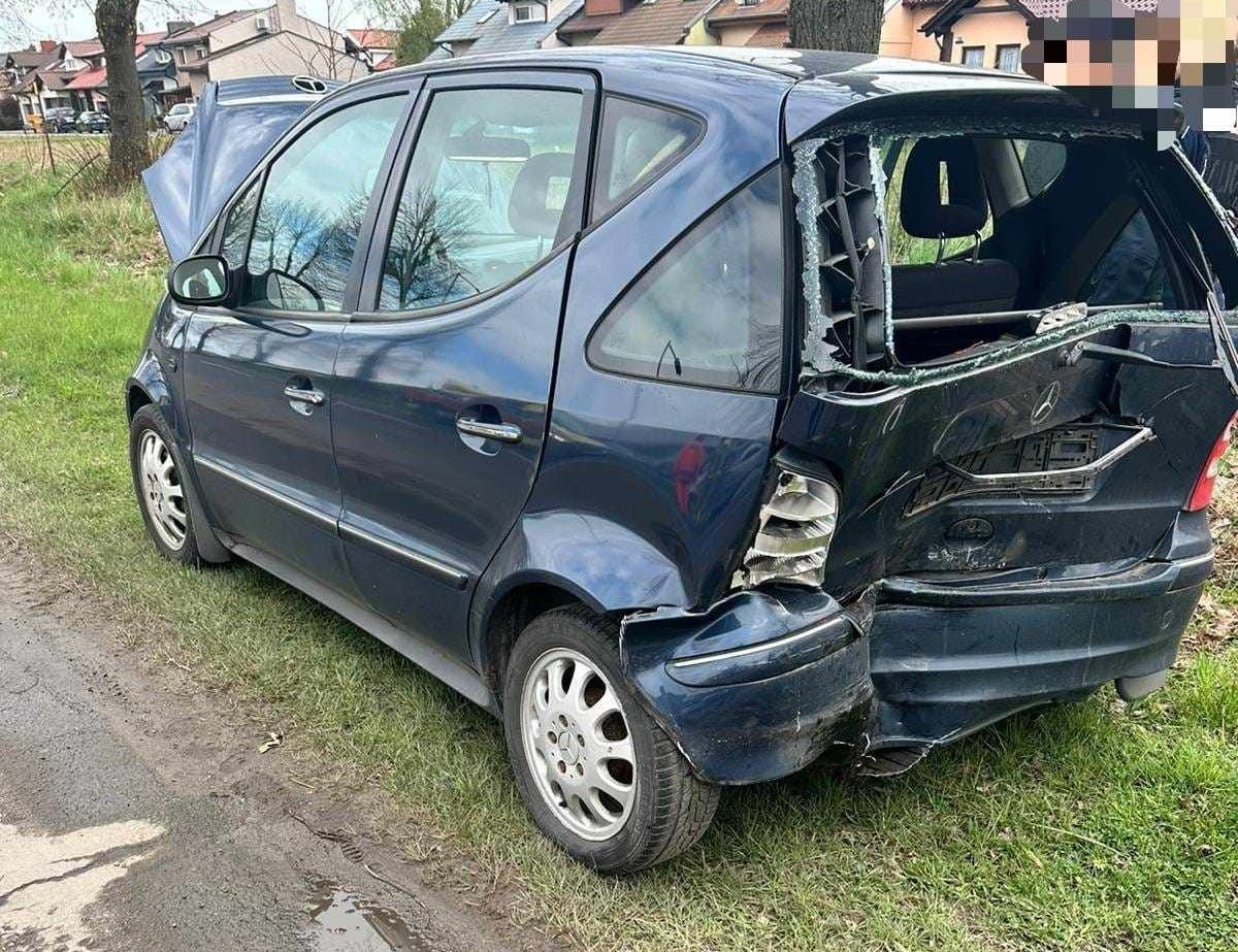 Najechała na tył mercedesa
