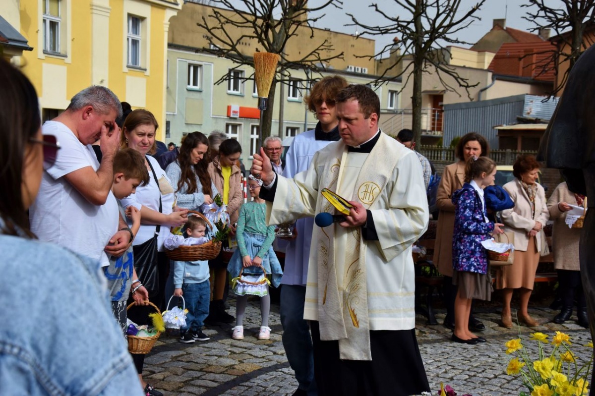 Święcenie potraw w Kościanie i Starym Luboszu [ZDJĘCIA]