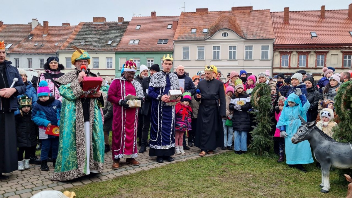 Orszak Trzech Króli w Śmiglu [ZDJĘCIA]
