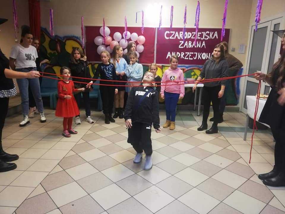 Czarodziejska Zabawa Andrzejkowa