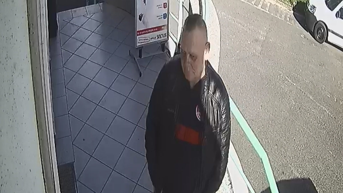 Wyłudził pieniądze! Policja publikuje wizerunek! [ZDJĘCIA]