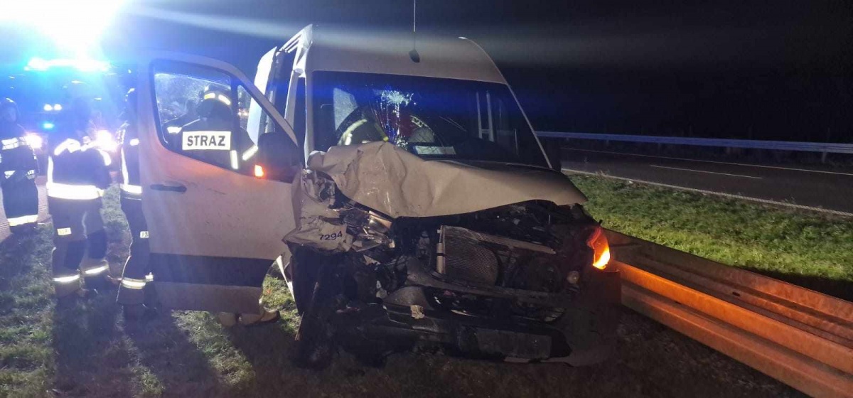 Kolizja z udziałem trzech pojazdów na S5