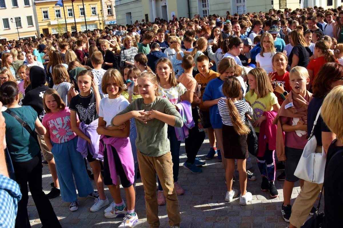 Zdjęcia dzieci i młodzieży na Rynku [ZDJĘCIA]