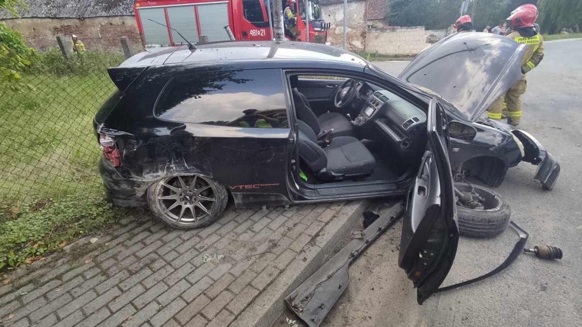 Pijany kierowca wjechał w mur