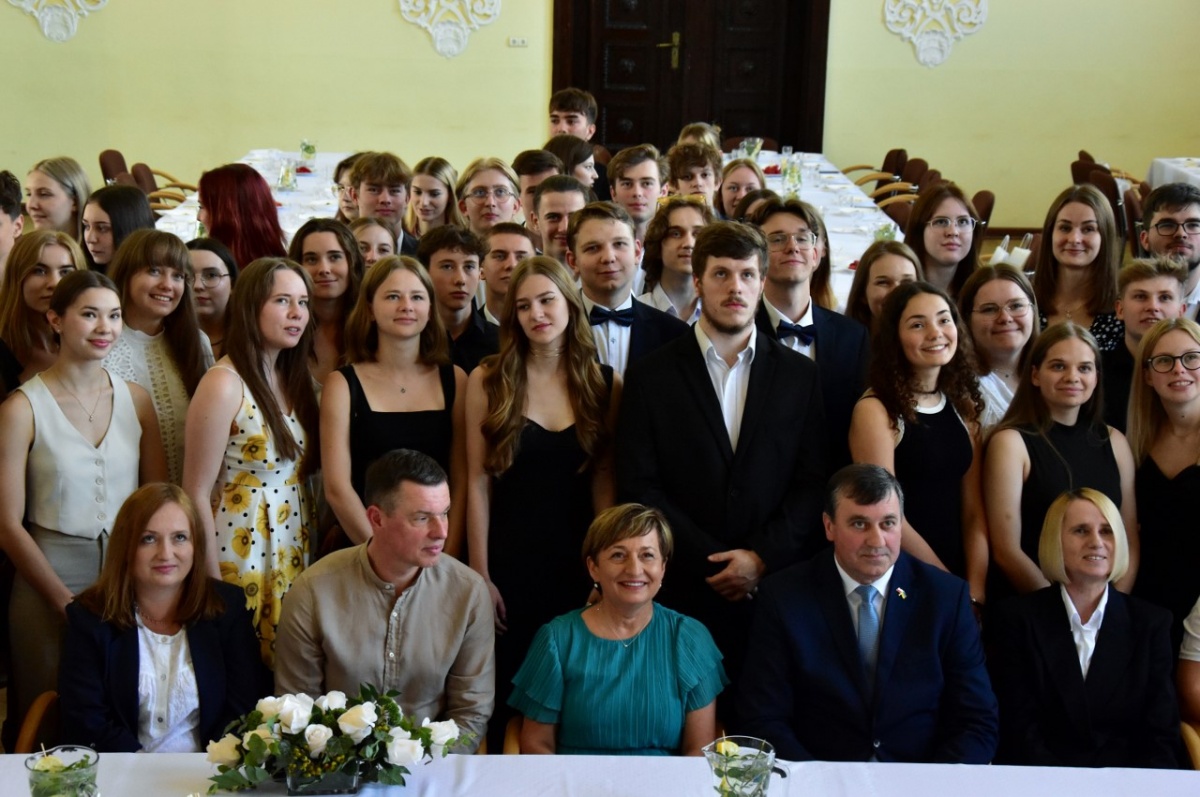 Wręczenie świadectw dojrzałości i uroczysty obiad w Kolbergu [ZDJĘCIA]