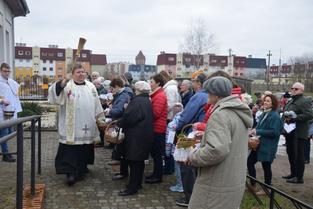 Święcenie potraw w St. Luboszu i Kościanie [ZDJĘCIA]