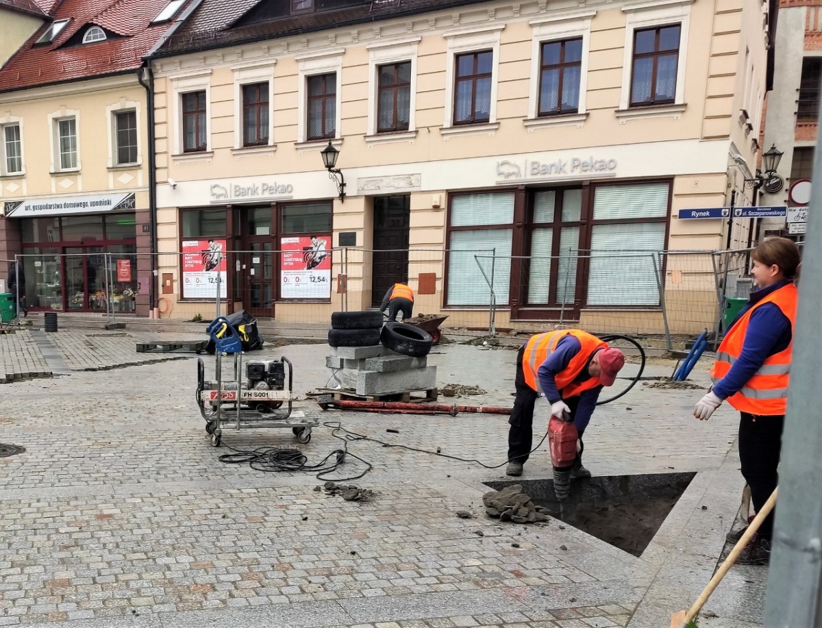 Rozpoczęły się prace na Rynku!