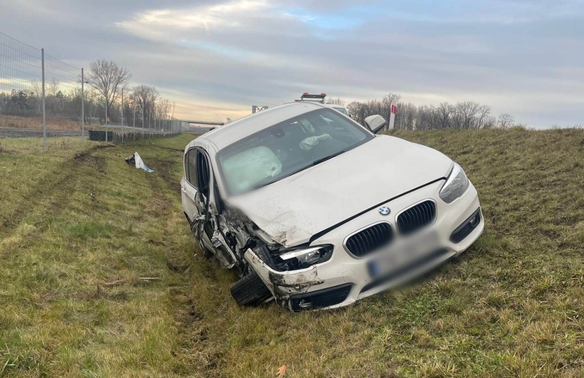 Uderzył w pojazd służby drogowej na S5 [ZDJĘCIA]