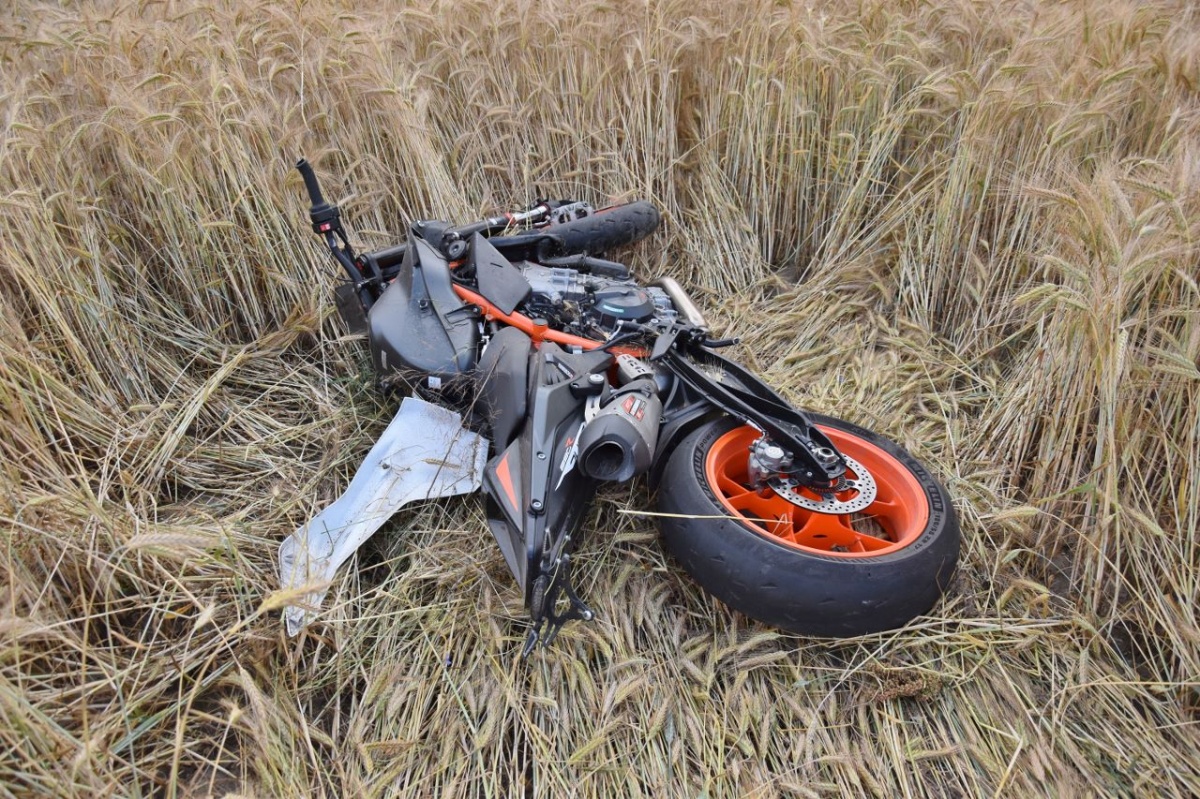 Kolizja motocykla z ciągnikiem rolniczym [ZDJĘCIA]