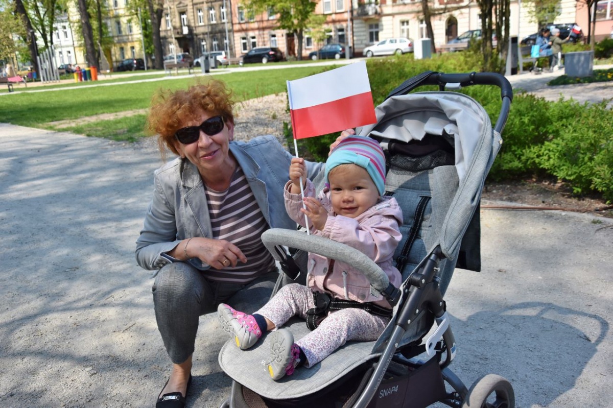 Dzień Flagi. Rozdawali flagi i chorągiewki [ZDJĘCIA]
