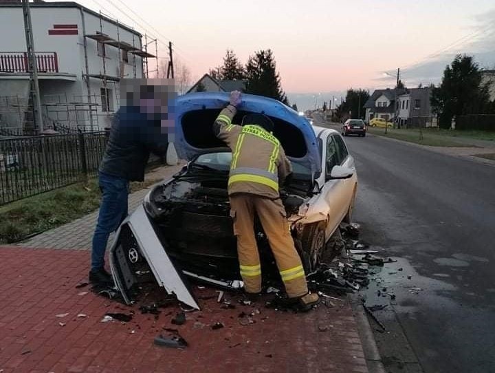Chciał uniknąć kolizji. Zderzenie trzech aut w Śmiglu