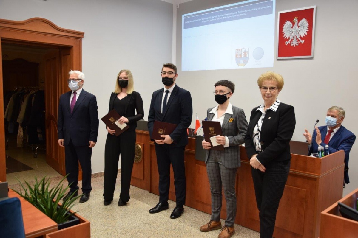 Nagrody dla zdolnych uczniów i studentów [ZDJĘCIA]