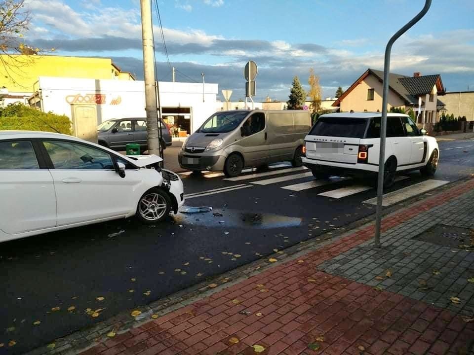 Najechała na tył land rovera [ZDJĘCIA]