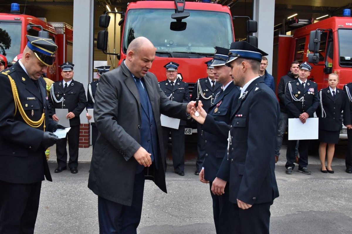 Promesy dla OSP i nowe auto OSP Kościan [ZDJĘCIA]