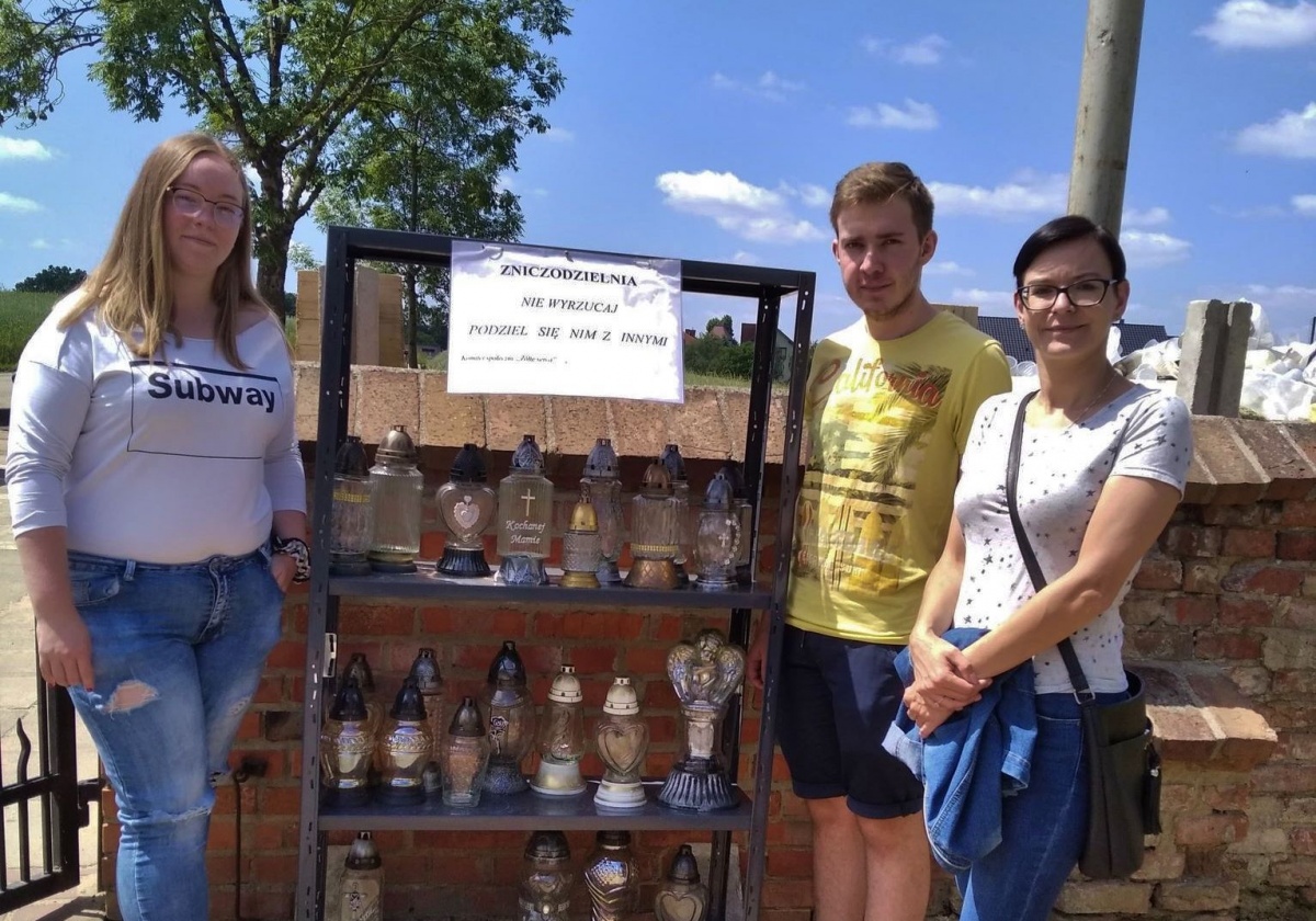 Zniczodzielnia na śmigielskim cmentarzu!