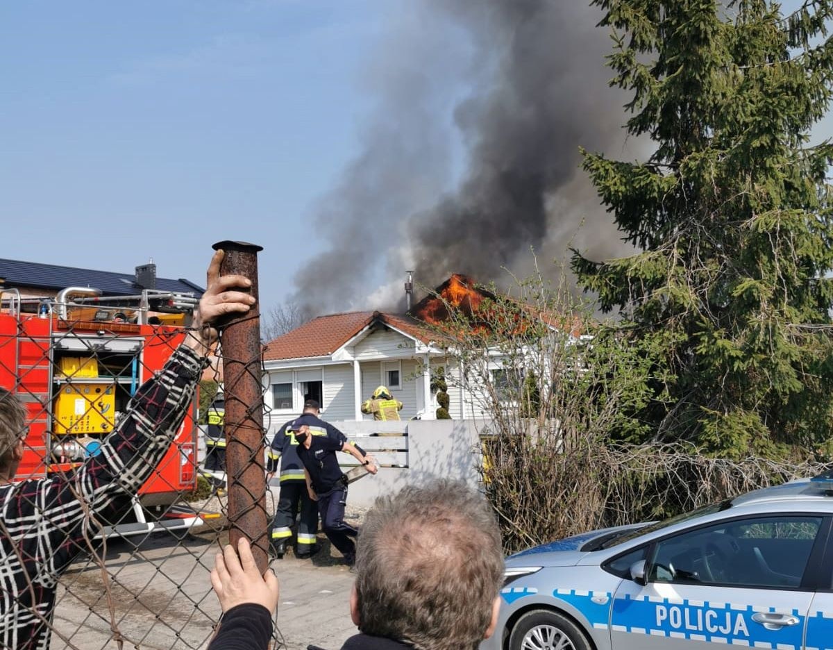Pożar domu mieszkalnego w Czempiniu [ZDJĘCIA]