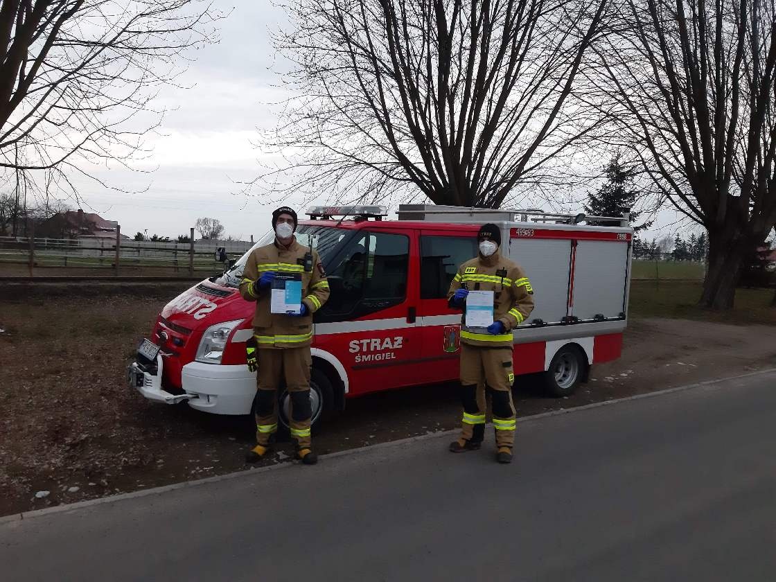 Strażacy roznoszą ulotki!