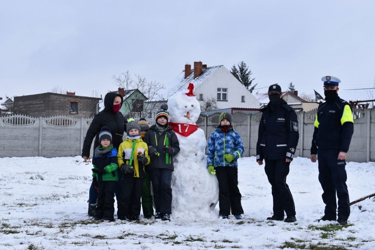 Rozdawali odblaski. Świeć przykładem