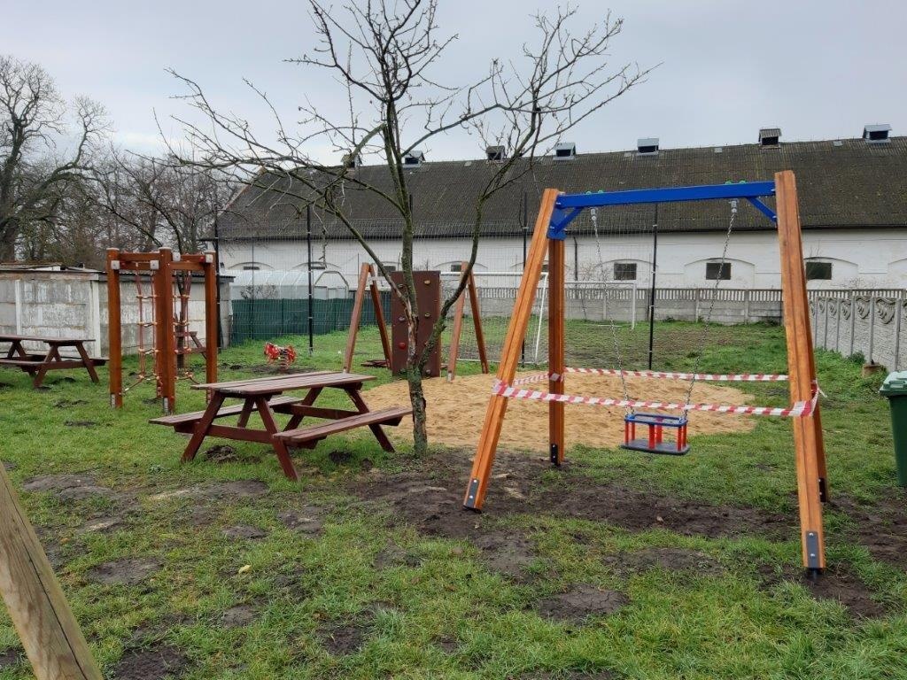 Place zabaw w gminie Śmigiel doposażone! [ZDJĘCIA]